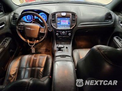 Zdjęcie 8 z 12 samochodu: 2014 CHRYSLER 300 VIN:2C3CCAGG8EH120360 - miniatura
