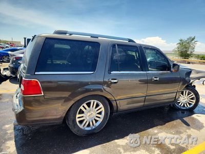 Trzecie zdjęcie samochodu z tyłu: 2008 LINCOLN NAVIGATOR VIN:5LMFU28568LJ17790 - miniatura