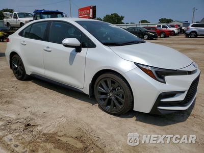 Czwarte zdjęcie samochodu z boku: 2026 TOYOTA COROLLA SE VIN:5YFS4MCEXTP267166 - miniatura