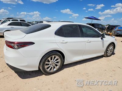 Trzecie zdjęcie samochodu z tyłu: 2021 TOYOTA CAMRY LE VIN:4T1C11AK9MU581573 - miniatura