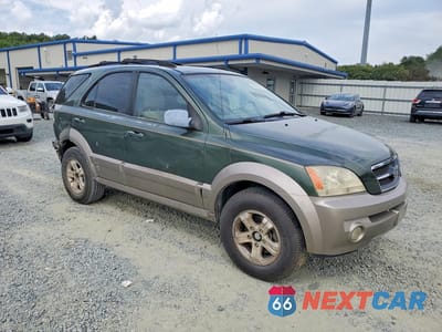 Czwarte zdjęcie samochodu z boku: 2005 KIA SORENTO LX VIN:KNDJD733655464413 - miniatura