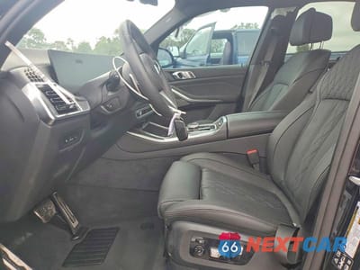 Zdjęcie 7 z 13 samochodu: 2026 BMW X5 M60I VIN:5UX33EU04T9411802 - miniatura