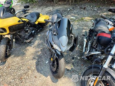 Piąte zdjęcie samochodu w środku: 2026 KAWASAKI EX650 R VIN:ML5EXER15TDAJ8918 - miniatura