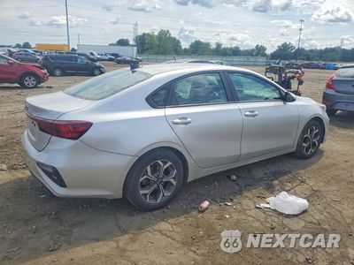 Trzecie zdjęcie samochodu z tyłu: 2020 KIA FORTE LXS VIN:3KPF24AD6LE235818 - miniatura
