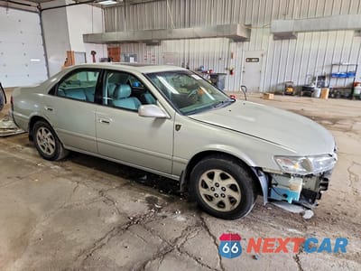 Czwarte zdjęcie samochodu z boku: 2000 TOYOTA CAMRY LE V6 VIN:4T1BF28KXYU102303 - miniatura