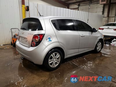 Trzecie zdjęcie samochodu z tyłu: 2014 CHEVROLET SONIC LT VIN:1G1JC6SH2E4143476 - miniatura