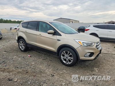 Czwarte zdjęcie samochodu z boku: 2017 FORD ESCAPE SE VIN:1FMCU0GD6HUD64742 - miniatura
