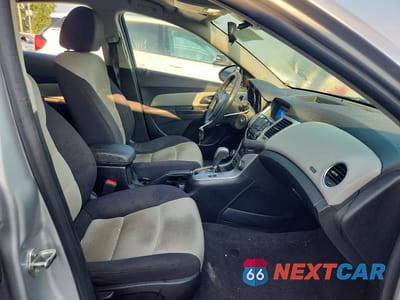 Zdjęcie 7 z 12 samochodu: 2013 CHEVROLET CRUZE LS VIN:1G1PA5SH7D7256217 - miniatura