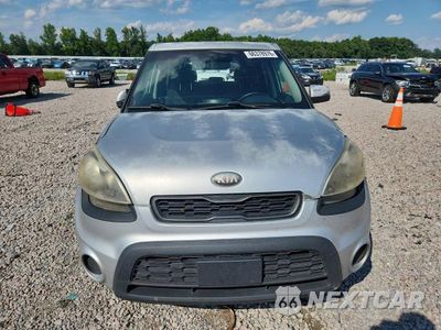 Piąte zdjęcie samochodu w środku: 2013 KIA SOUL + VIN:KNDJT2A63D7505201 - miniatura