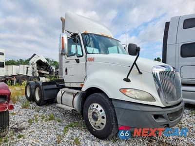 Czwarte zdjęcie samochodu z boku: 2011 INTERNATIONAL PROSTAR SEMI TRUCK VIN:3HSDJSJR2BN422828 - miniatura