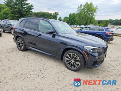 Czwarte zdjęcie samochodu z boku: 2021 BMW X5 XDRIVE45E VIN:5UXTA6C09M9F27286 - miniatura