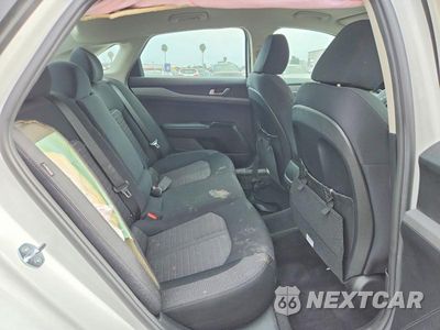 Zdjęcie 10 z 12 samochodu: 2025 KIA K5 LXS VIN:KNAG24J78S5372524 - miniatura