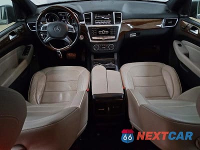 Zdjęcie 8 z 13 samochodu: 2012 MERCEDES-BENZ ML 550 4MATIC VIN:4JGDA7DB3CA056947 - miniatura