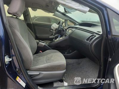 Piąte zdjęcie samochodu w środku: 2015 TOYOTA PRIUS TWO VIN:JTDKN3DU0F1924997 - miniatura