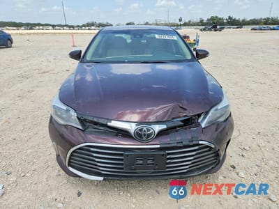 Piąte zdjęcie samochodu w środku: 2018 TOYOTA AVALON LIMITED VIN:4T1BK1EBXJU274377 - miniatura