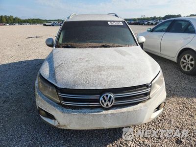 Piąte zdjęcie samochodu w środku: 2014 VOLKSWAGEN TIGUAN S VIN:WVGAV3AX4EW624029 - miniatura