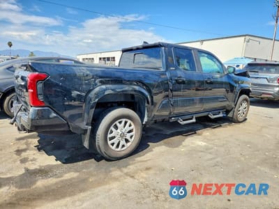 Trzecie zdjęcie samochodu z tyłu: 2024 TOYOTA TACOMA SR5 VIN:3TMLB5JN6RM042701 - miniatura