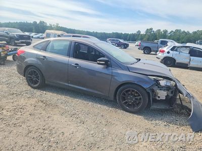 Czwarte zdjęcie samochodu z boku: 2015 FORD FOCUS SE VIN:1FADP3F25FL311136 - miniatura