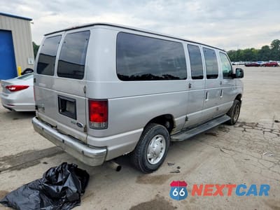 Trzecie zdjęcie samochodu z tyłu: 2013 FORD ECONOLINE E350 SUPER DUTY WAGON VIN:1FBNE3BL8DDB09115 - miniatura