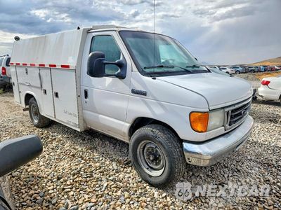 Czwarte zdjęcie samochodu z boku: 2007 FORD ECONOLINE E350 SUPER DUTY CUTAWAY VAN VIN:1FDSE35L77DA91863 - miniatura