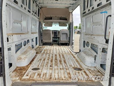 Zdjęcie 10 z 14 samochodu: 2021 NISSAN NV2500 DELIVERY VAN VIN:1N6BF0LY9MN808698 - miniatura