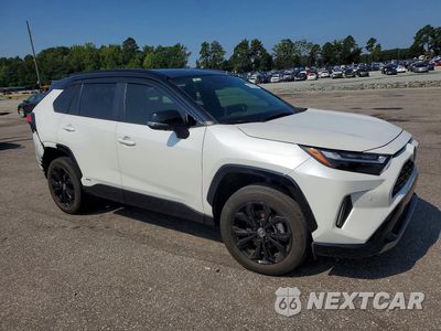 Czwarte zdjęcie samochodu z boku: 2024 TOYOTA RAV4 XSE VIN:JTME6RFV2RJ052796 - miniatura