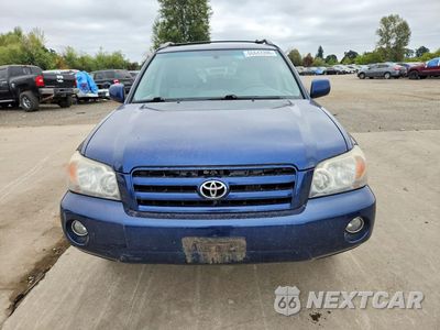 Piąte zdjęcie samochodu w środku: 2005 TOYOTA HIGHLANDER LIMITED VIN:JTEEP21A250099170 - miniatura