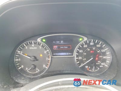 Zdjęcie 9 z 13 samochodu: 2017 NISSAN PATHFINDER SL VIN:5N1DR2MM7HC658338 - miniatura