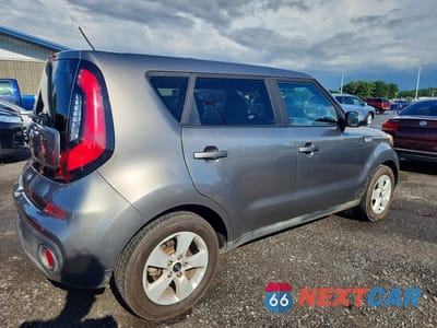 Trzecie zdjęcie samochodu z tyłu: 2018 KIA SOUL BASE VIN:KNDJN2A22J7592110 - miniatura