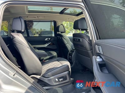 Piąte zdjęcie samochodu w środku: 2024 BMW X7 XDRIVE40I VIN:5UX23EM00R9S52720 - miniatura