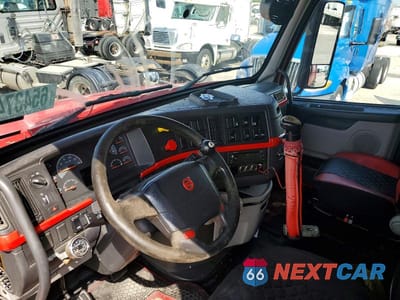 Zdjęcie 8 z 14 samochodu: 2011 VOLVO VN VNL VIN:4V4NC9THXBN533115 - miniatura