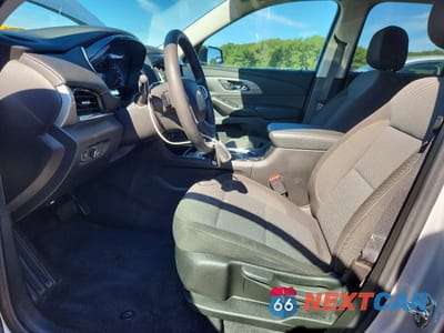 Zdjęcie 7 z 13 samochodu: 2021 CHEVROLET TRAVERSE LS VIN:1GNERFKW4MJ265480 - miniatura