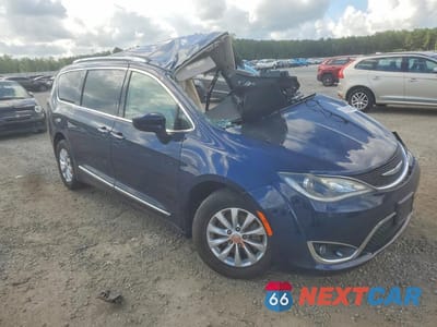 Czwarte zdjęcie samochodu z boku: 2018 CHRYSLER PACIFICA TOURING L VIN:2C4RC1BG1JR294028 - miniatura