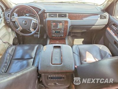 Zdjęcie 8 z 14 samochodu: 2010 GMC YUKON DENALI VIN:1GKUKEEF2AR173364 - miniatura