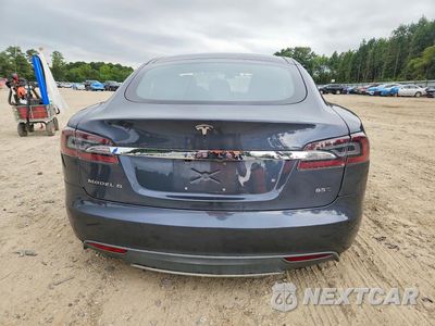 Zdjęcie 6 z 13 samochodu: 2015 TESLA MODEL S 85D VIN:5YJSA1H29FFP74601 - miniatura