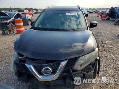 Piąte zdjęcie samochodu w środku: 2015 NISSAN ROGUE SV VIN:5N1AT2MT2FC787659 - miniatura