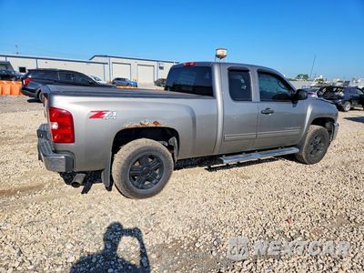 Trzecie zdjęcie samochodu z tyłu: 2013 CHEVROLET SILVERADO K1500 LT VIN:1GCRKSE77DZ185409 - miniatura