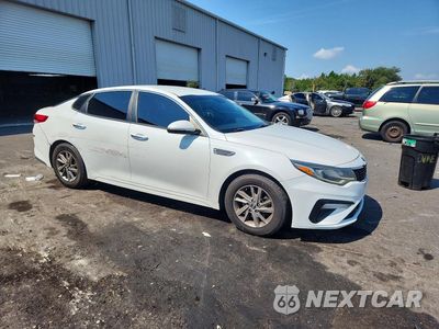 Czwarte zdjęcie samochodu z boku: 2019 KIA OPTIMA LX VIN:5XXGT4L3XKG339417 - miniatura
