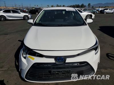 Piąte zdjęcie samochodu w środku: 2025 TOYOTA COROLLA HYBRID LE VIN:JTDBCMFE4S3074968 - miniatura