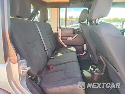 Zdjęcie 10 z 13 samochodu: 2018 JEEP WRANGLER UNLIMITED SPORT VIN:1C4BJWDG4JL926661 - miniatura