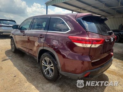 Drugie zdjęcie samochodu z przodu: 2019 TOYOTA HIGHLANDER LE VIN:5TDZARFH6KS059530 - miniatura