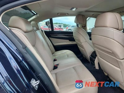 Zdjęcie 10 z 12 samochodu: 2010 BMW 750 I XDRIVE VIN:WBAKC6C53AC393337 - miniatura