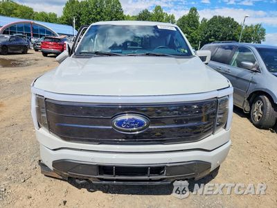 Piąte zdjęcie samochodu w środku: 2023 FORD F150 LIGHTNING PRO VIN:1FT6W1EVXPWG20834 - miniatura