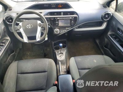 Zdjęcie 8 z 13 samochodu: 2016 TOYOTA PRIUS C TWO VIN:JTDKDTB31G1124708 - miniatura