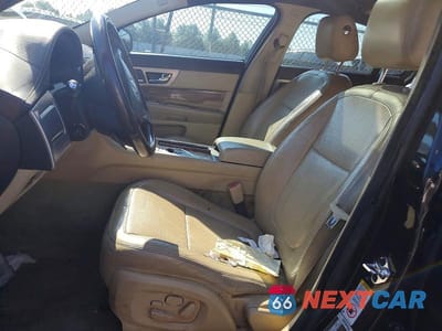 Zdjęcie 7 z 12 samochodu: 2010 JAGUAR XF SUPERCHARGED VIN:SAJWA0HE0AMR77383 - miniatura