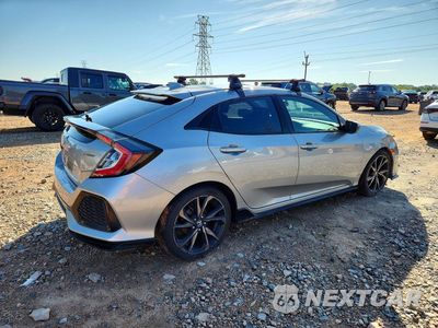 Trzecie zdjęcie samochodu z tyłu: 2018 HONDA CIVIC SPORT VIN:SHHFK7G42JU229710 - miniatura