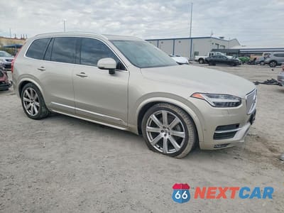 Czwarte zdjęcie samochodu z boku: 2018 VOLVO XC90 T6 VIN:YV4A22PL8J1198636 - miniatura