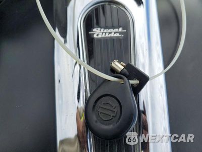 Zdjęcie 8 z 9 samochodu: 2015 HARLEY-DAVIDSON FLHXS STREET GLIDE SPECIAL VIN:1HD1KRM32FB696394 - miniatura