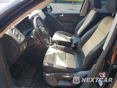 Zdjęcie 7 z 13 samochodu: 2017 VOLKSWAGEN TIGUAN S VIN:WVGBV7AX5HK020920 - miniatura