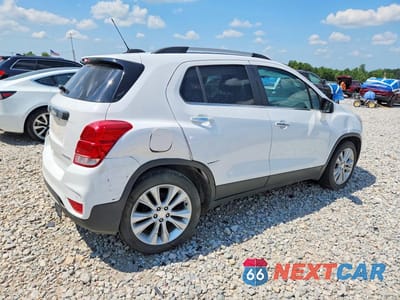 Trzecie zdjęcie samochodu z tyłu: 2019 CHEVROLET TRAX PREMIER VIN:3GNCJMSB6KL391622 - miniatura
